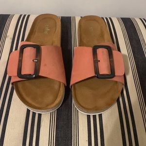 crevo pink sandals, size 7